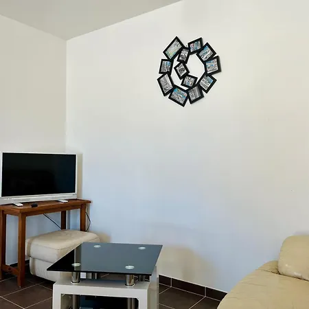 La Coquille - Single-storey With Terrace *
